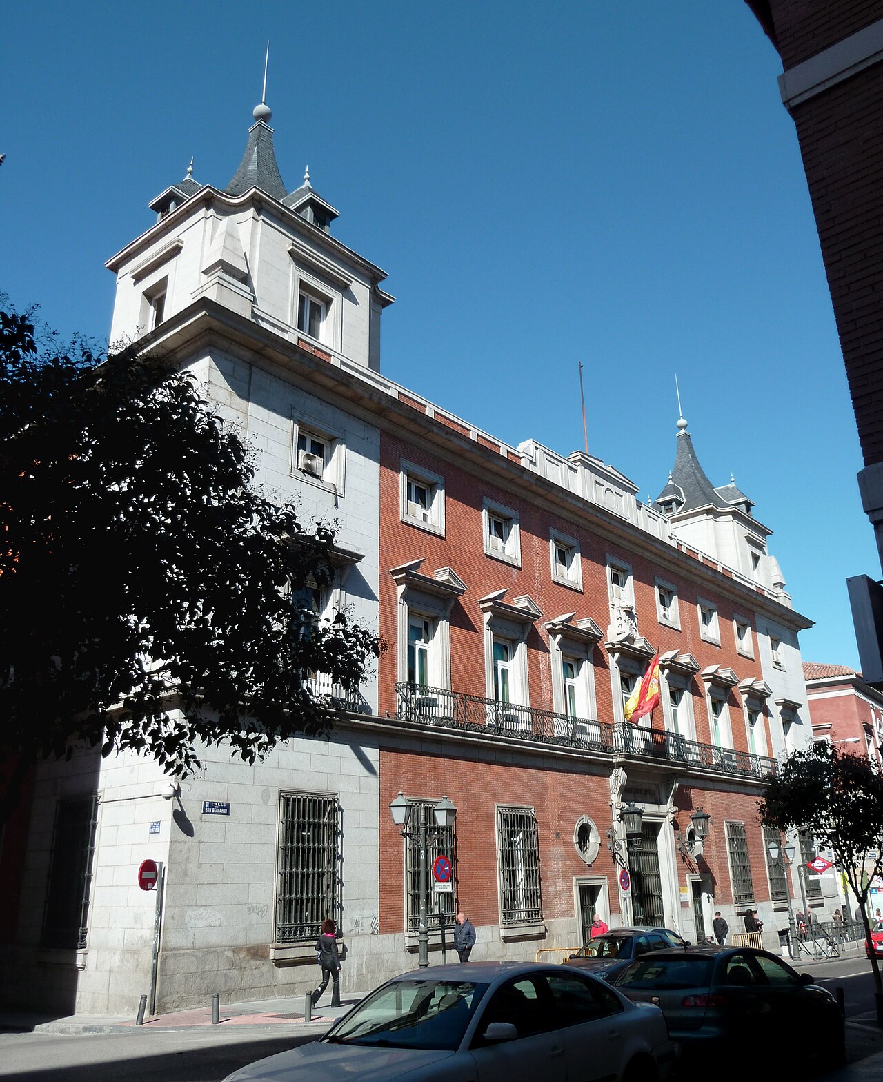 Fachada del Palacio de la Marquesa de la Sonora en la calle San Bernardo de Madrid, sede del Ministerio de Justicia