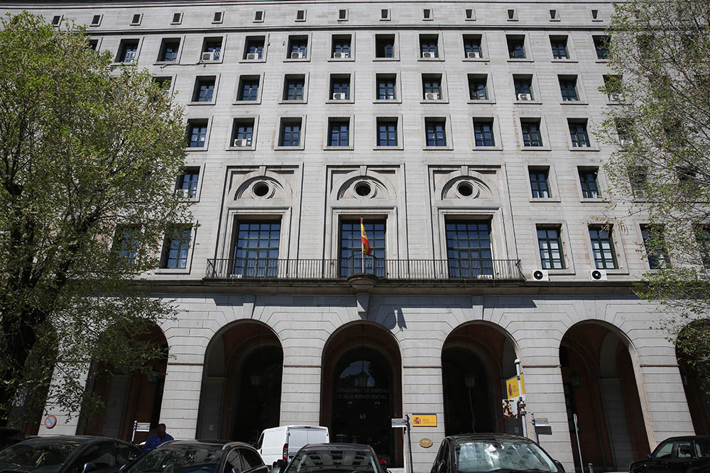Fachada del Ministerio de Trabajo y Economía Social en el complejo de Nuevos Ministerios, Madrid