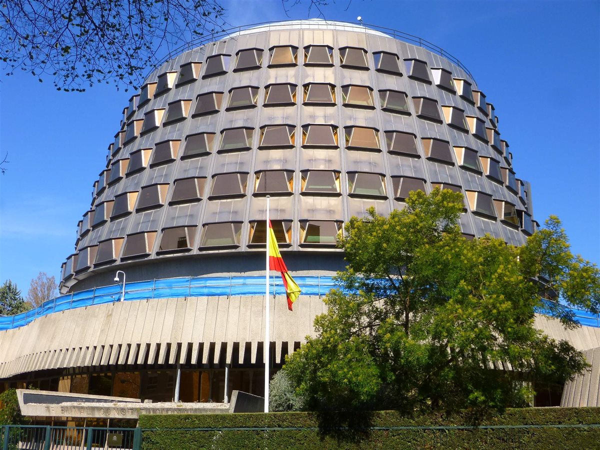 Fachada del edificio de la sede del Tribunal Constitucional en Madrid