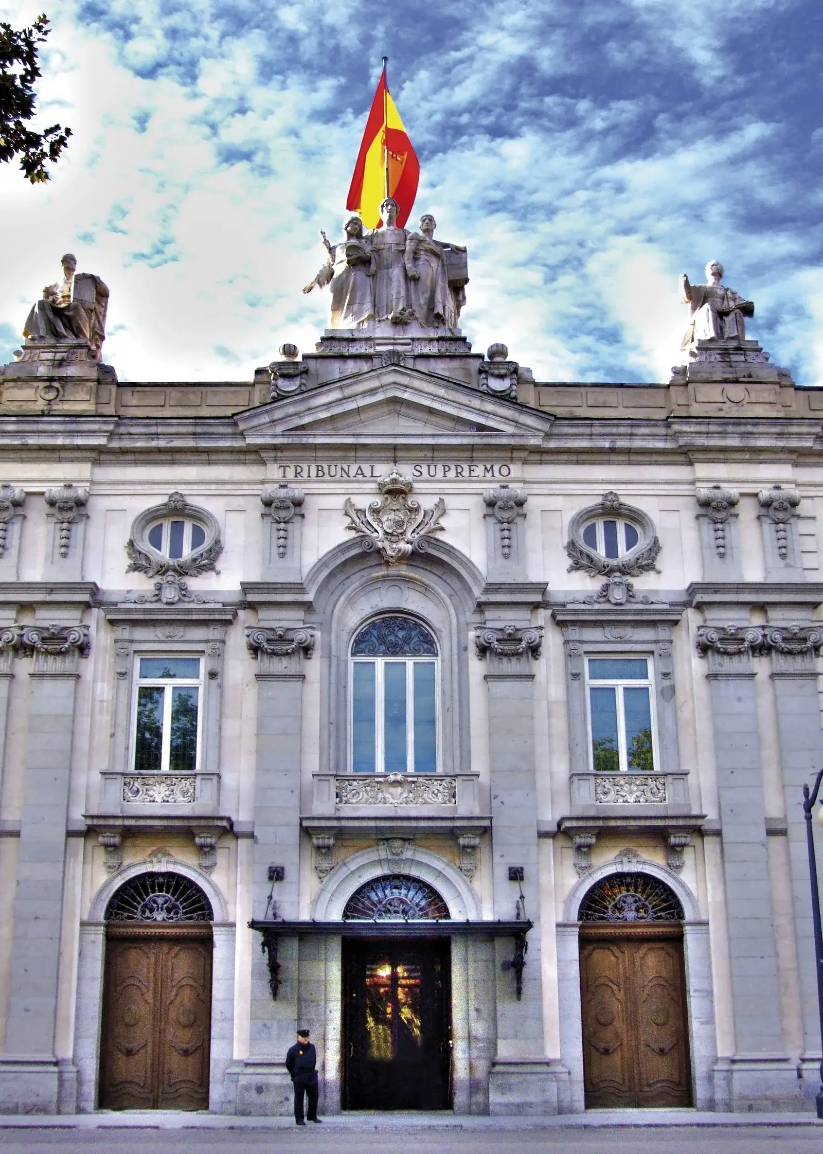 Fachada principal del Tribunal Supremo de España, Madrid