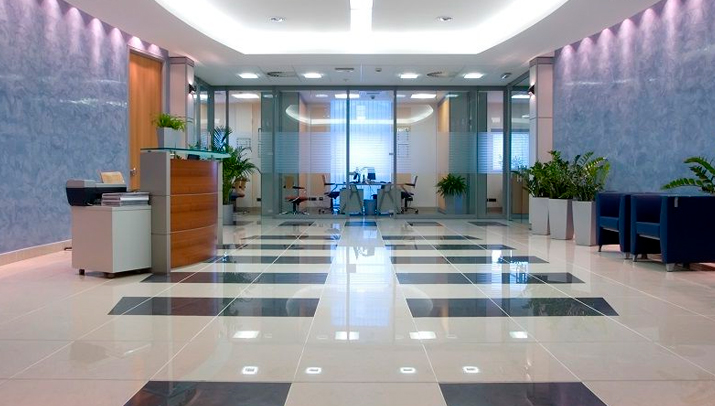 ¿Cómo identificar un buen servicio de pulido de suelos para tu oficina?