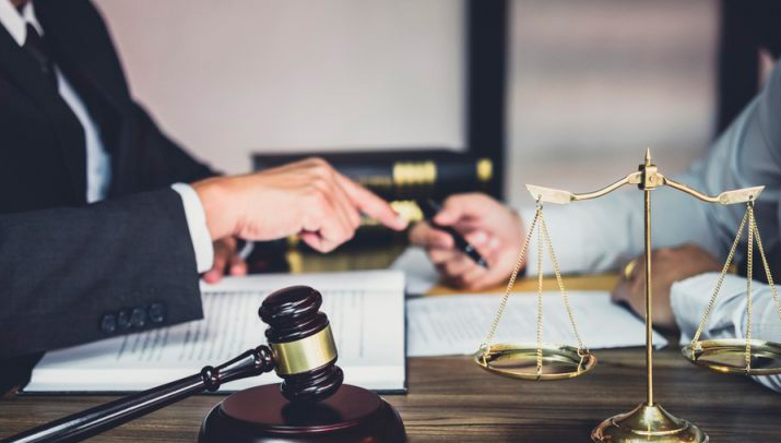 ¿Qué es y cuál es la función de un abogado?