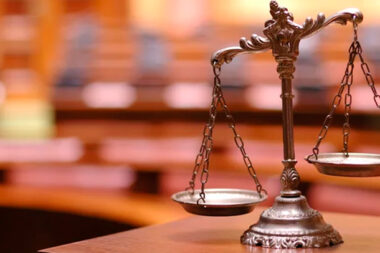 Razones para tener un abogado contratado