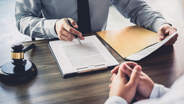 Los abogados: Defensores de la justicia y el estado de derecho