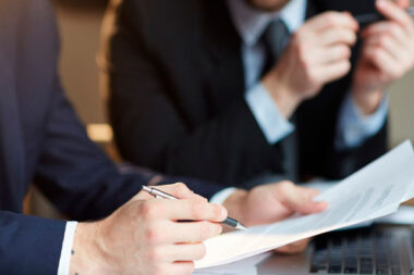 El rol invaluable de los abogados en la defensa de nuestros derechos en la sociedad