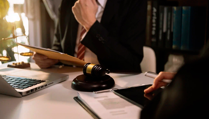 Defendiendo los derechos: La labor del abogado penalista