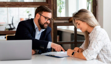 ¿Cómo saber si mi abogado está trabajando en mi caso?