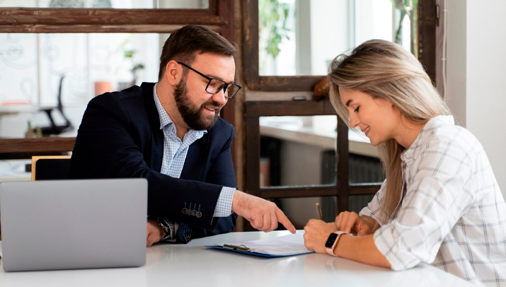 ¿Cómo saber si mi abogado está trabajando en mi caso?