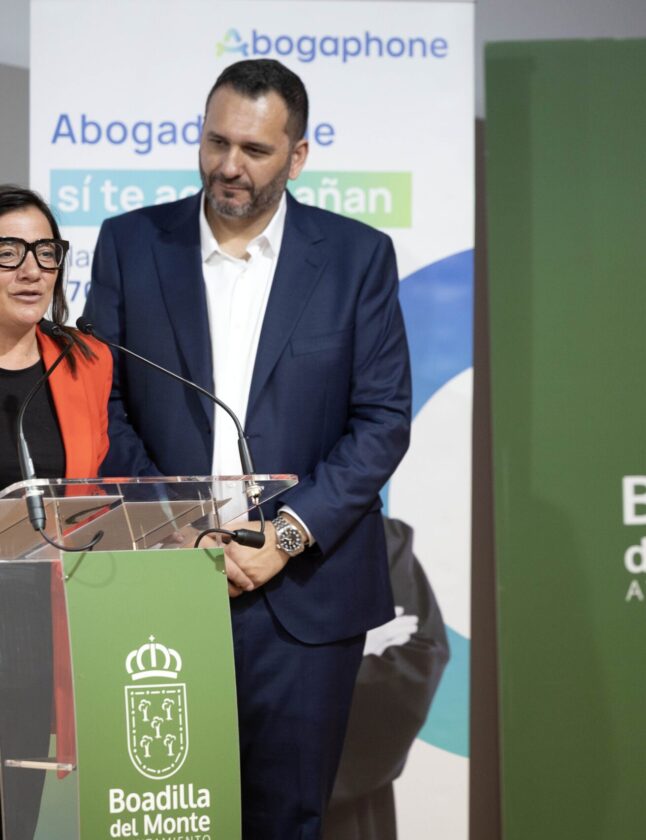 Abogaphone se presenta en Boadilla del Monte como la primera plataforma online de «abogados reales»